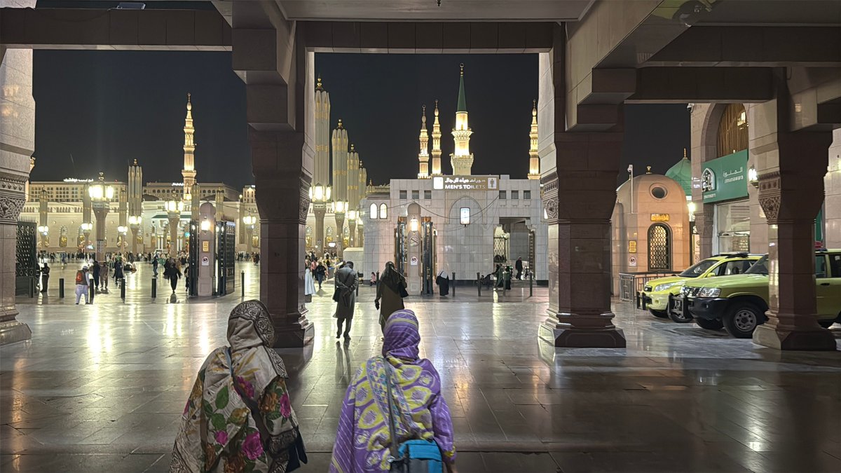 Hadithoftheday's tweet image. Midnight in Madinah