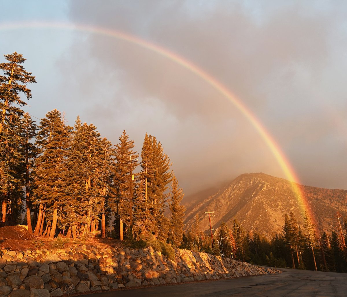 Mountain magic this morning!  🌈✨⛰️