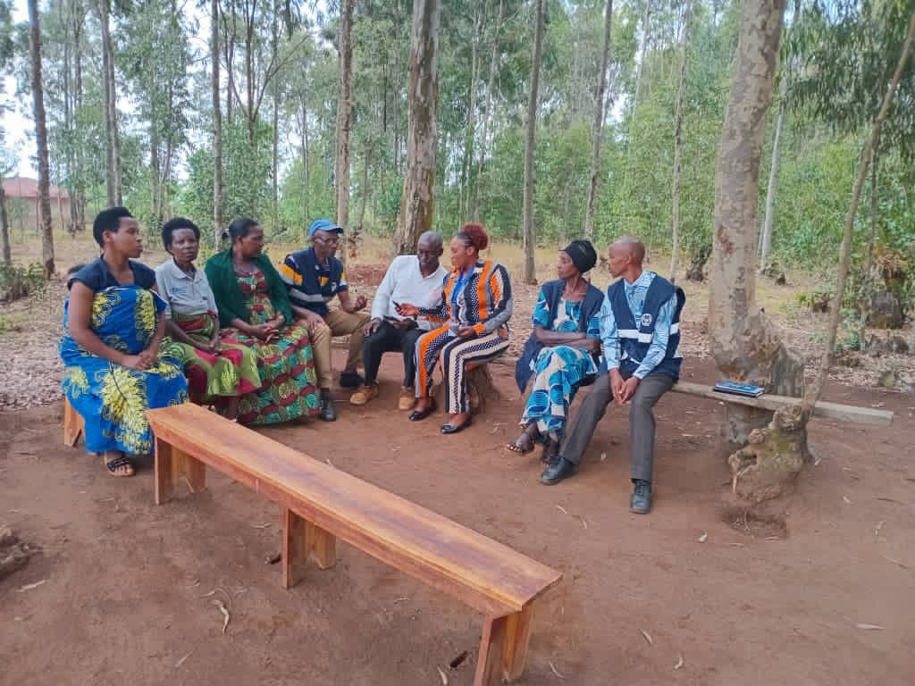 DAPNgoma's tweet photo. Intore mu ikoranabuhanga mumirenge itandukanye yo mu karere ka @NgomaDistrict zirakataje mu muhigo wo guhugura no kongerera ubushobozi abaturage ubumenyi bw'ikoranabuhanga binyuze muri porogaramu ya #digitalambassadorprogram iyobowe na @RISARwanda @RwandaICT https://t.co/8D5nnDbyd1