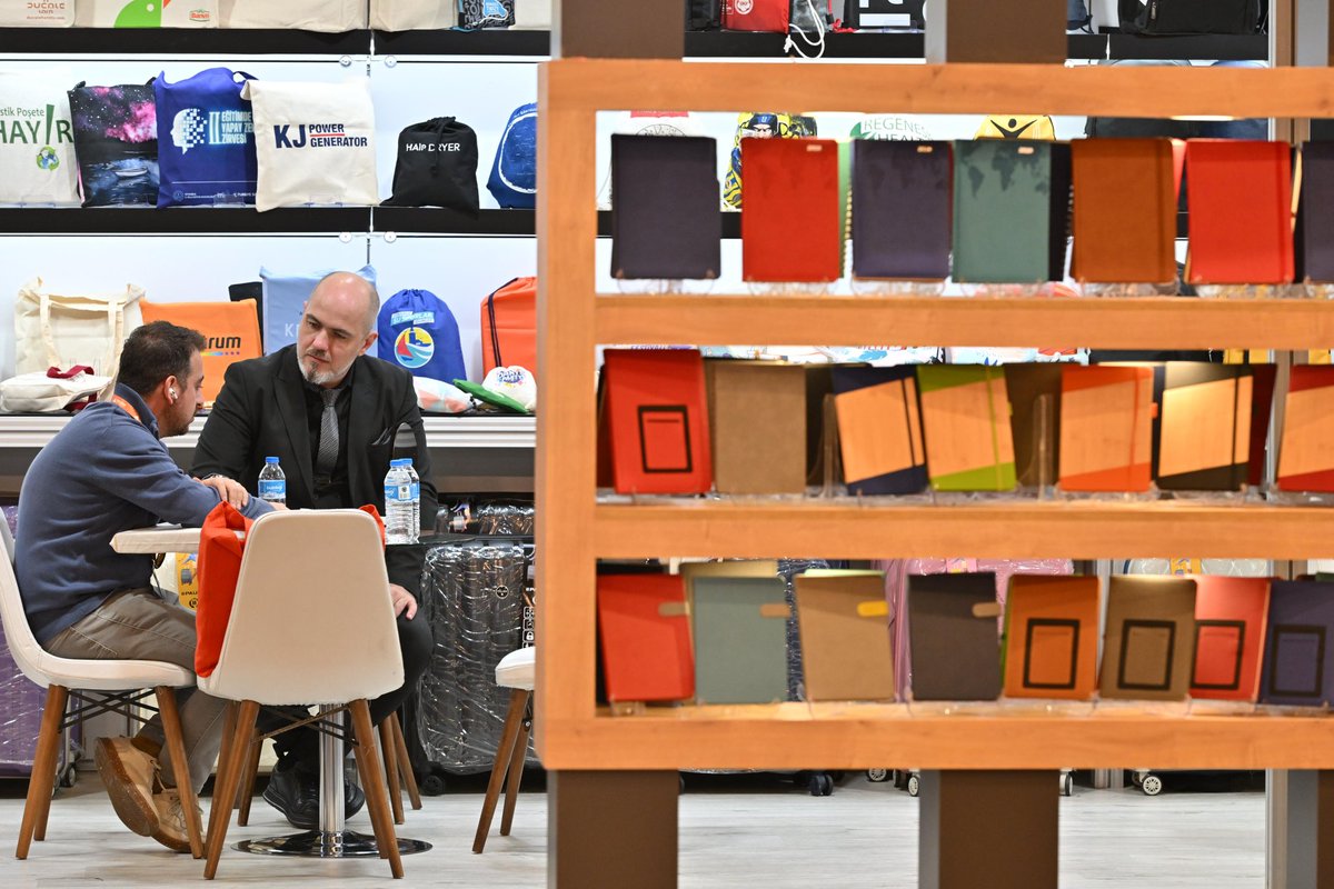 promogiftist's tweet photo. 🎉 PROMOGIFT İstanbul’un ilk günü geride kaldı!

Sektör profesyonelleri, promosyon dünyasının en yeni ürünleri ve yaratıcı çözümleriyle fuara dolu dolu bir başlangıç yaptı. 

Güçlü iş bağlantıları, ilham verici buluşmalar ve yepyeni trendler hala keşfedilmeyi bekliyor! https://t.co/sGdIJvvoq3