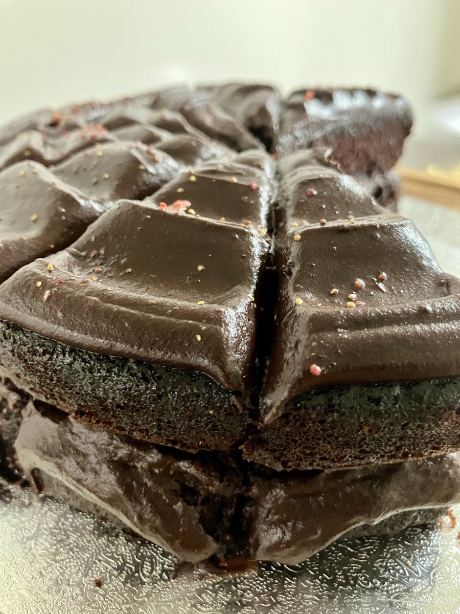 karen thompson tweet media