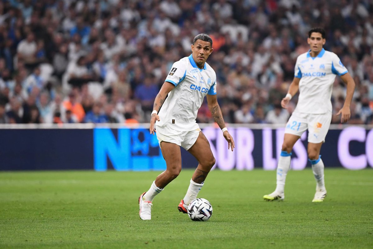 OMLActu's tweet image. 🔴 L&apos;UEFA autorise à remplacer Facundo Medina 🇦🇷 dans sa liste de C1 pendant ses 2 mois de blessure.

#TeamOM | #OMAJAX

🗞️ @karimattab1