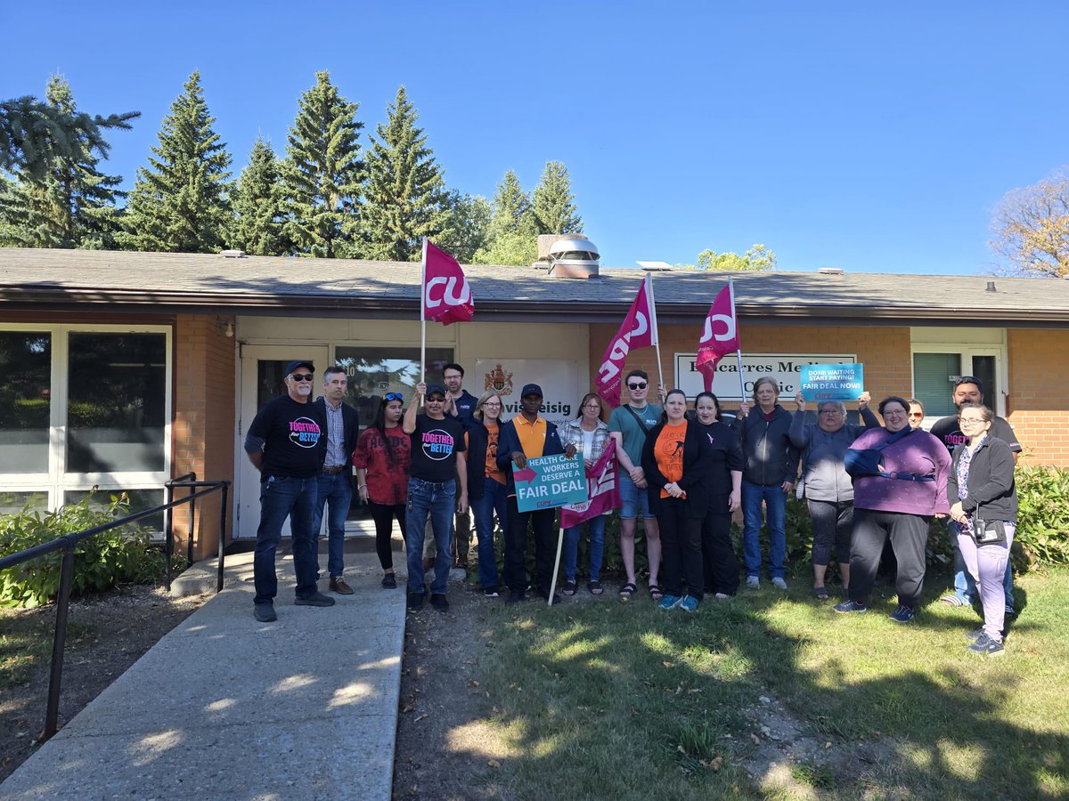 We popped in to see Sask. Party MLA Travis Keisig in Balcarres to drop off letters written to him by healthcare workers from his own community about the sorry state of rural healthcare, and the lack of a fair deal for workers. 

Wouldn’t you know it… he wasn’t at work!