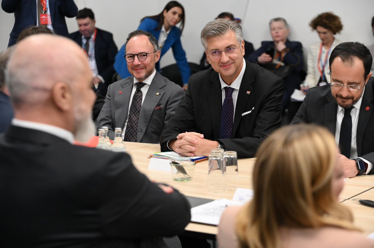 AndrejPlenkovic's tweet image. At the #EPC meeting, Croatia joined the initiative of France and Italy to launch a European coalition against drugs. Through coordinated action, we can more strongly oppose drug trafficking and other drug abuse, which threatens the safety and health of numerous citizens across…