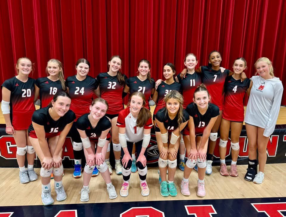 ❤️🏐🖤 Congratulations to the JV and V volleyball teams for beating Sale Creek last night at #TheNest! 
JV won in won in 2 sets!
V won in 3.

Way to go, Lady Eagles!!!🦅 
#SMMHSsoars