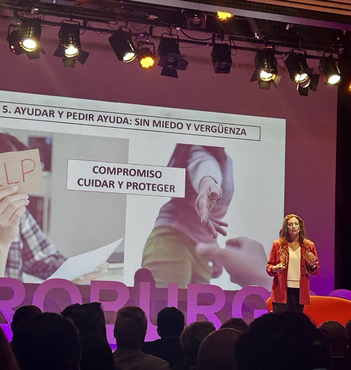 En #ForoBurgos de <a href="/Fundcajaburgos/">Fundación Caja de Burgos</a> con el lema 𝗟𝗶𝗱𝗲𝗿𝗮𝘇𝗴𝗼 𝗰𝗼𝗻𝘀𝗰𝗶𝗲𝗻𝘁𝗲: 𝗺𝗲𝗻𝘁𝗲 𝘆 𝗻𝗲𝗴𝗼𝗰𝗶𝗼 𝗲𝗻 𝘁𝗶𝗲𝗺𝗽𝗼𝘀 𝗱𝗲 𝘁𝗿𝗮𝗻𝘀𝗳𝗼𝗿𝗺𝗮𝗰𝗶𝗼́𝗻,,
<a href="/LauRojasMarcos/">Laura Rojas Marcos</a> hablando del compromiso de los líderes de #cuidar y #proteger a sus #equipos