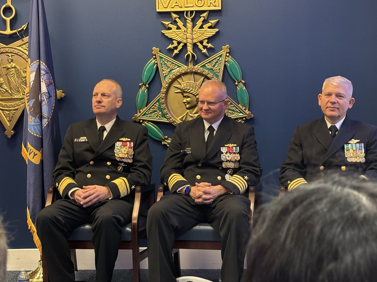 Admiral_Foggo's tweet image. Today @CMS_Washington said Fair Winds and Following Seas to two great Americans—Captain Shawn and Tara Huey, USN—34 years of incredible service to the Navy and the Nation. BZ! @NavyLeagueUS @COMSUBLANT @USNavyCNO