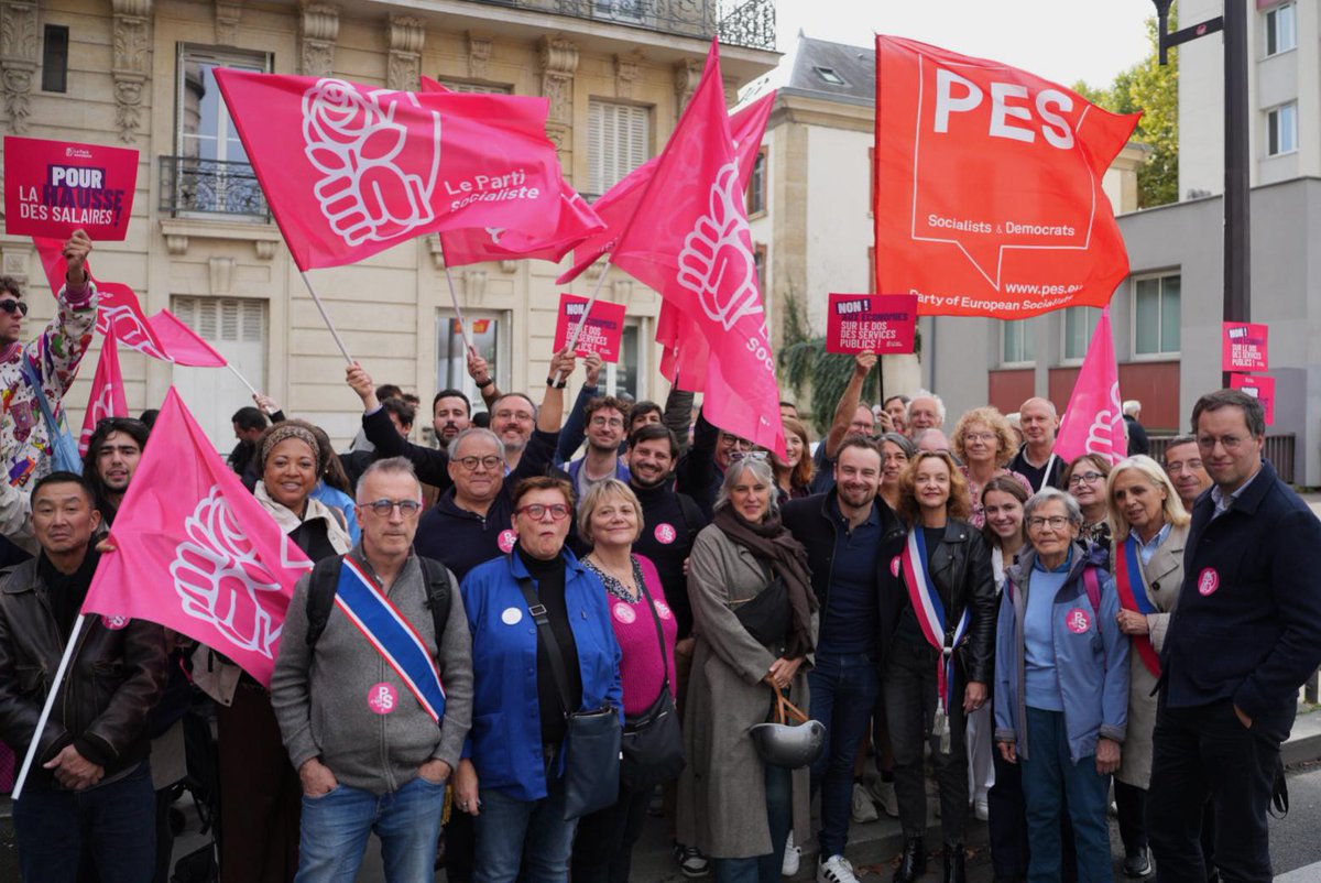 ✊Aujourd’hui nous étions aux cotés des syndicats &amp; des manifestant•es à Paris et partout en France pour exiger plus de justice sociale, fiscale &amp; écologique.

Demain à Matignon nous dirons à S. #Lecornu qu'il doit entendre la colère des Français•es et changer de cap politique!