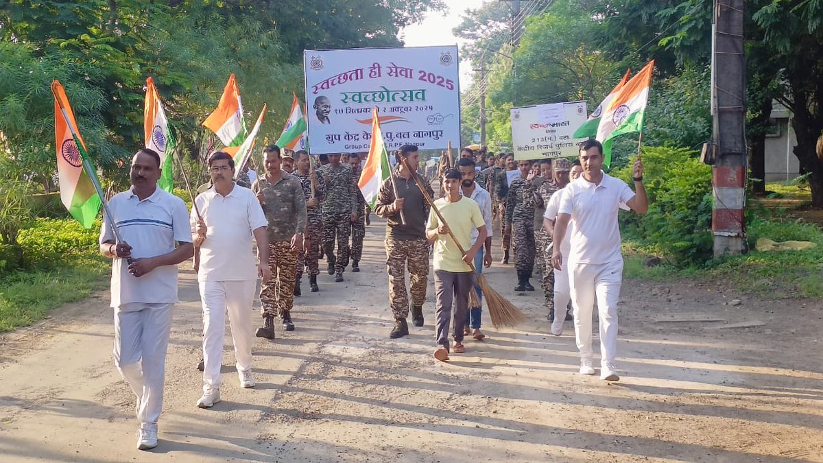 #SwachhataHiSeva2025    
#SHS2025
Participated with GC CRPF, Nagpur in Prabhat pheri.