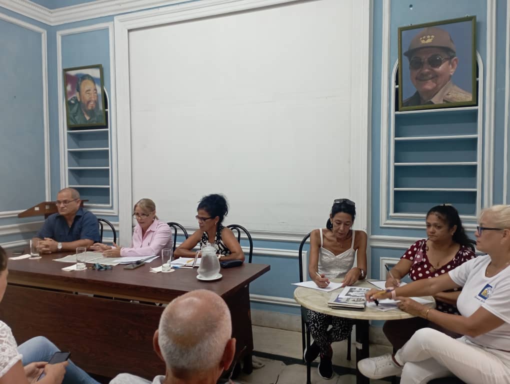 inmo_caribe's tweet photo. ¡Un logro más de nuestro equipo!
En Inmobiliaria Caribe realizamos con éxito la discusión del anteproyecto del Código del Trabajo. Un diálogo fructífero que refuerza nuestro compromiso con la excelencia y el bienestar de nuestros trabajadores. https://t.co/5SFg8A4aDd