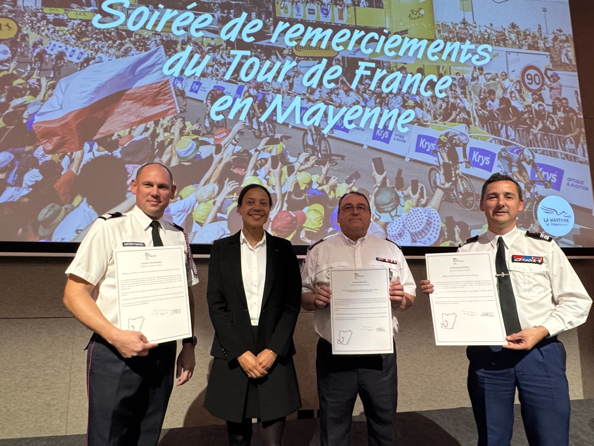 Prefet53's tweet image. 🚴 #TDF2025 🇫🇷
[30/09] Nadège Baptista, préfète de la #Mayenne a remercié tous les agents de l’État mobilisés lors du passage du #TourdeFrance en #Mayenne le 12 juillet.
🥇Le ministère de l' @Interieur_Gouv est un partenaire majeur de l'événement :
👮‍♀️3⃣2⃣1⃣ gendarmes déployés sur