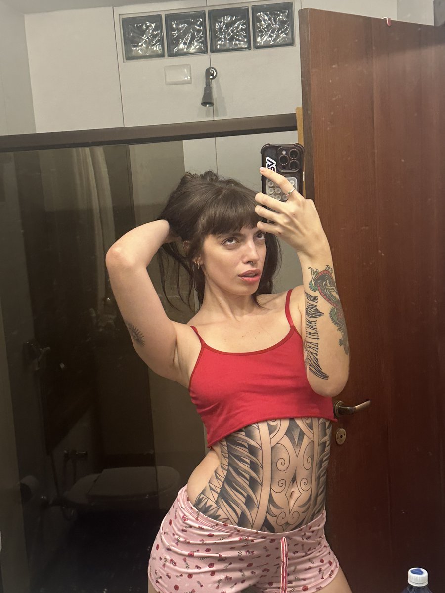 LizLatelyyx's tweet photo. Tease me everywhere... I'm dripping and craving your cock. DM me! 😘 https://t.co/Mn9gV150vR