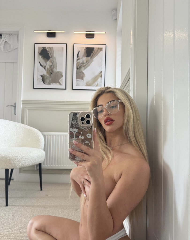 Drop me a 💄 if you wanna see more…