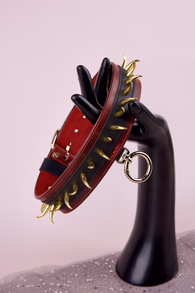Sigida_plushies's tweet photo. Our new spiked collar is now available on Etsy. One in stock, same-day shipping to the first buyer. https://t.co/hLAiIsyhIR