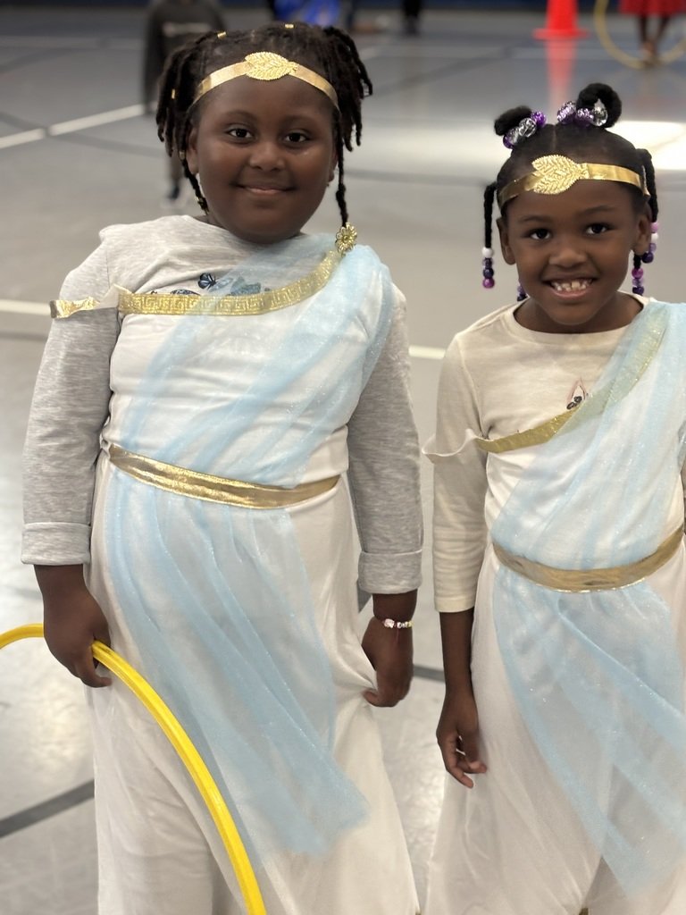 2nd graders <a href="/sunnyheightsele/">Sunny Heights Elem</a>  showing off their Knowledge of Ancient Civilizations in style today! #OURHeights #WarrenWill