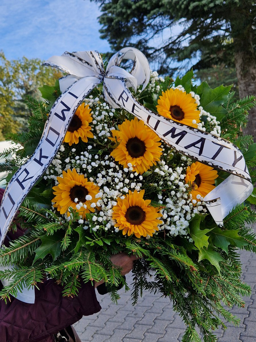 Reuma_org's tweet photo. Dziś na cmentarzu w Warszawie pożegnaliśmy Jerzego Kaletę, od ponad 20 lat aktywnego członka naszego Stowarzyszenia. Cześć Jego pamięci! https://t.co/A1uJVYK4os