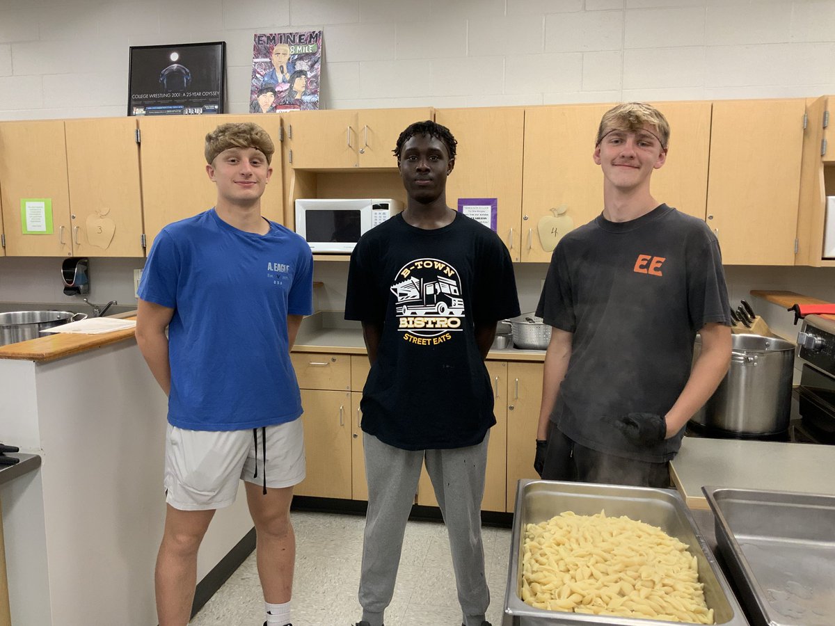 Join us at the KM v Byron football game on Friday for some mouth-watering eats! Our menu includes Eggroll bowls for $10, chili for $6, and mac 'n cheese for $5. We'll be serving from 5-6:30 pm, and we take cash, card, or Apple Pay. See you there! <a href="/ByronBears/">Byron Public Schools</a> <a href="/KMKometsHS/">KassonMantorville HS</a>