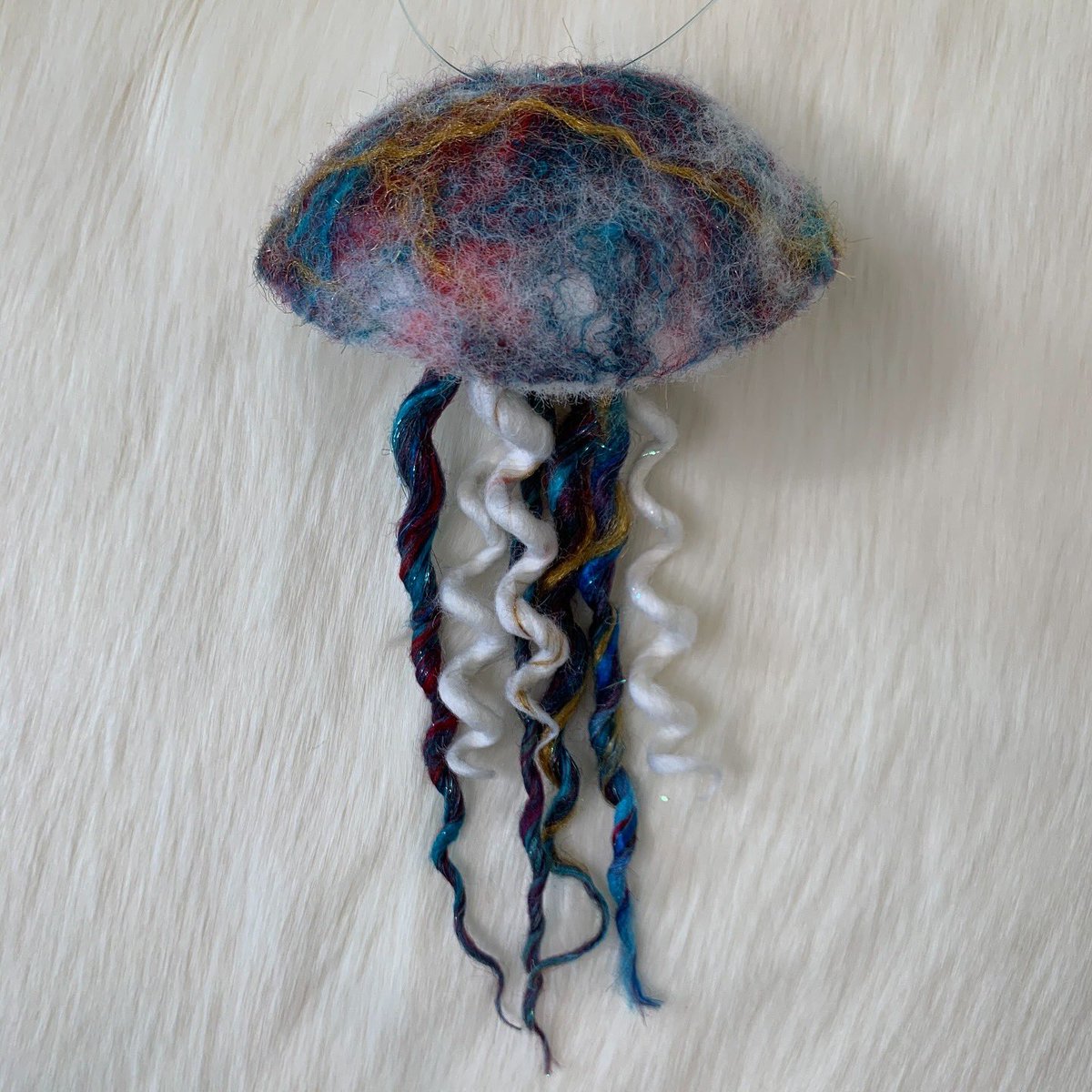 MerMadeFelting's tweet photo. Mermade Felting Gifts ~Felted Jellyfish Christmas Berry Colors🌬️🪼🤍🧜🏼‍♀️ 
A Felted Jellyfish Tutorial is live on SnowflakeForest Felting YouTube Channel ~Happy Felting!
https://t.co/S4roCK5oQ2 https://t.co/RM8ycrWfxI