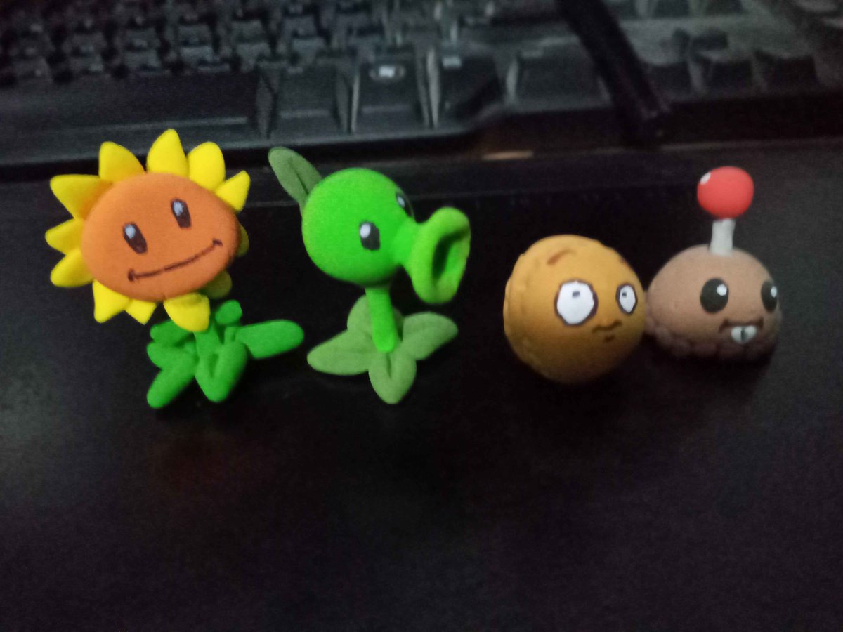 dibujos_de_zoto's tweet photo. @PlantsvsZombies They are not official, but I made them myself with a lot of love. #PvZCollection https://t.co/7euy9tHpmb