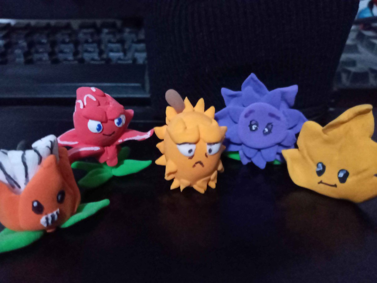 dibujos_de_zoto's tweet photo. @PlantsvsZombies They are not official, but I made them myself with a lot of love. #PvZCollection https://t.co/7euy9tHpmb