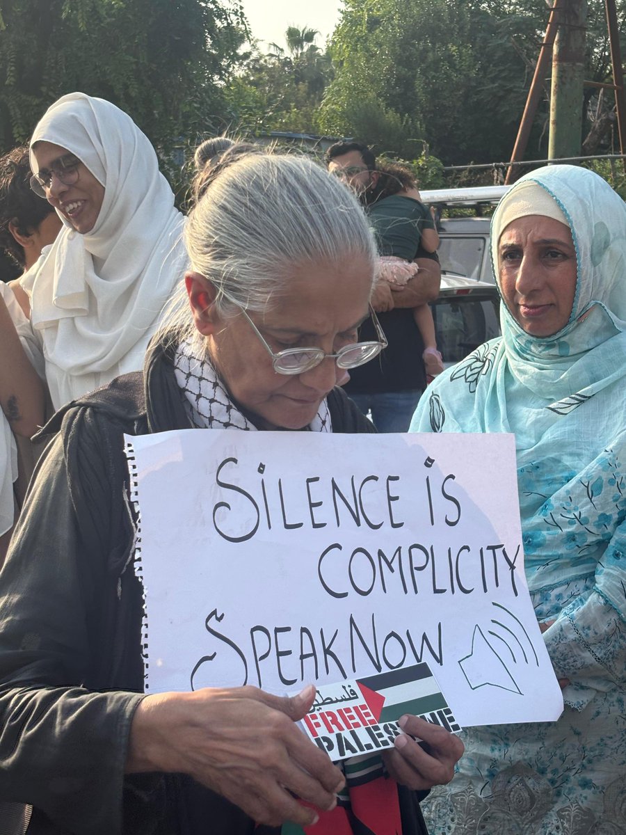 Pak_PalForum's tweet photo. Silence is complicity, SPEAK NOW!! 

#SenatorMushtaqArrestedByIsrael
#PakGovTakeAction4Sumud #GlobalSumudFlotilla 
@humairatayyaba 
4/n https://t.co/i11T9ix16A