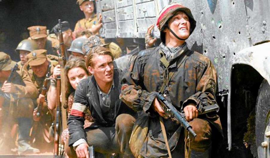 🔴Η εξέγερση της Βαρσοβίας και πως ο «ηρωικός» Κόκκινος Στρατός παρακολουθούσε απαθής την εξολόθρευση των Πολωνών αντιστασιακών από τα SS.
🔴Μια μέρα σαν την σημερινή, γράφτηκε το επικό φινάλε της μεγαλύτερης στρατιωτικής επιχείρησης που διεξήχθη ποτέ από αντιστασιακό κίνημα την