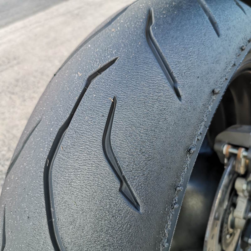 twotyresltd's tweet photo. Ben tested the @dunlopmoto Sportsmart Mk4 at Donington on Tuesday - on the new Yamaha R9. He's written a review of the tyre on our product page.

Needless to say, a Sports tyre, with no tyre warmers in the Fast group made for an interesting day!

https://t.co/AaSJVbUJZ8 https://t.co/AZkJjZTMCb