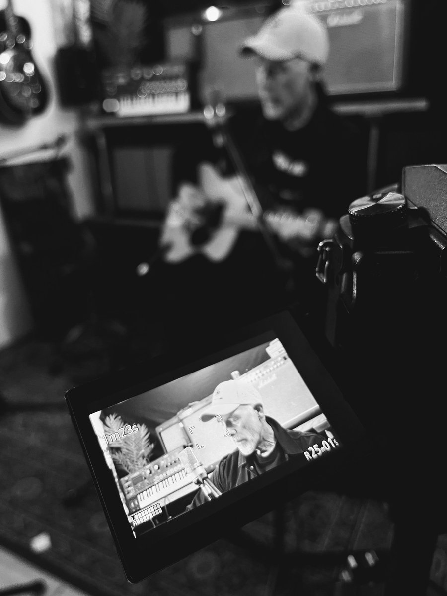 Grovesidermusic's tweet photo. Been filming acoustic versions of some of the songs on the forthcoming Grovesider album...all will be revealed in due course. Big thanks to @alancharlessmithmusic for making this happen, ably assisted by @robynperrenmusic
#acoustic #promovideos #album3 https://t.co/hAsTPiRdvc