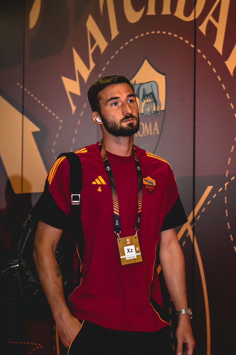 OfficialASRoma's tweet image. 🚍 Arrivati e pronti 

#ASRoma #UEL #RomaLille