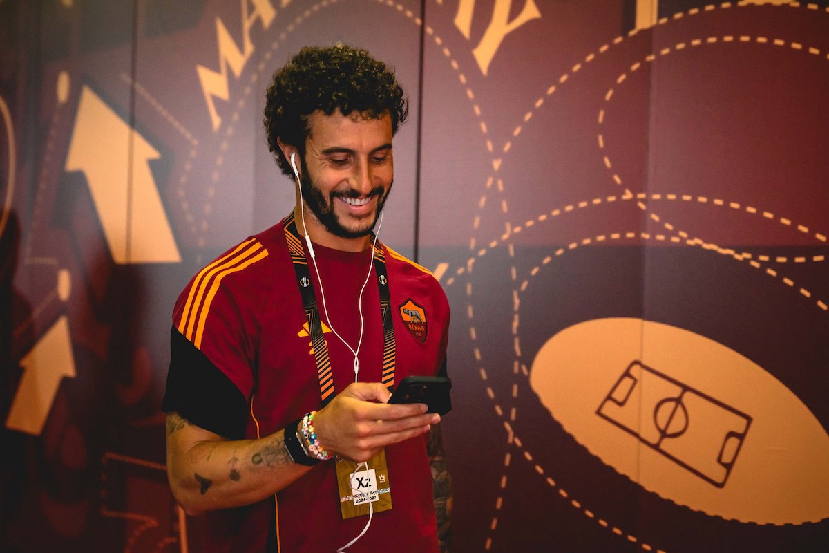 OfficialASRoma's tweet image. 🚍 Arrivati e pronti 

#ASRoma #UEL #RomaLille