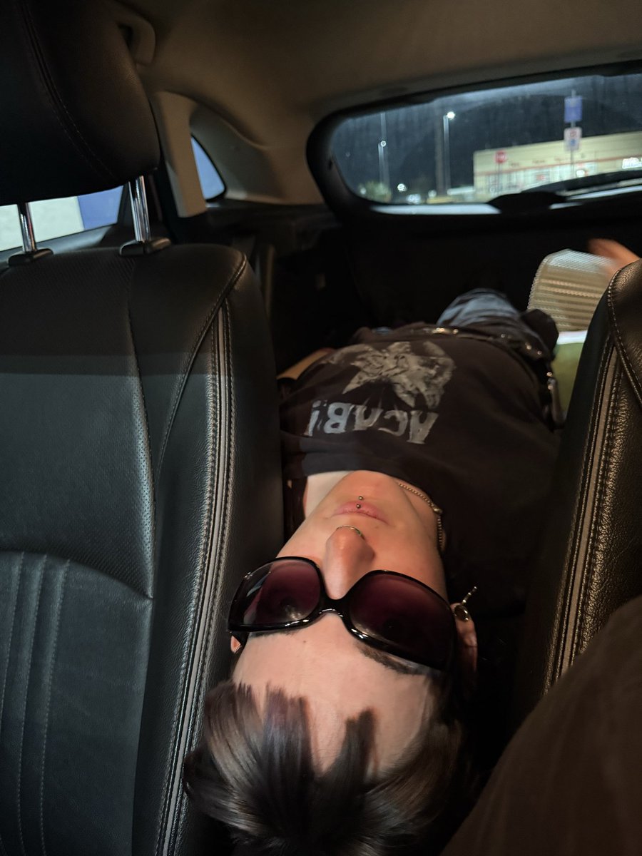 Emoooooooooly's tweet photo. https://t.co/ewowFKJaWy