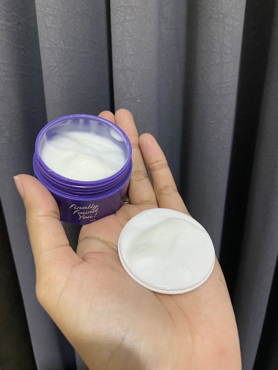 mxtchxlov's tweet photo. PRELOVED Finally Found You! Soy Bright! Moisturizer &amp; Hydriceing Brightening Essence Booster. Baru 1x pemakaian malam dan pagi

100rb all in via shopee
 https://t.co/bQNhfc3Yp7

#finallyfoundyou #prelovedskincare #skincareviral #ffy #moisturizer #essence #toner https://t.co/AwnzyUyeT0