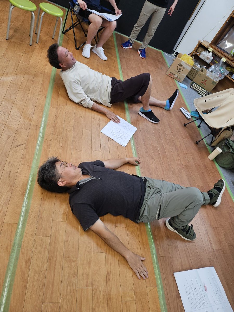 5月から始まった稽古も
とうとう明日小屋入り
ボツになったシーンの写真載せてみます
どう変わったかは観に来た方だけのお楽しみ🍀

がんばるべ！
#RHマイナス6
#その名はヤルガンガーV
チケット予約打ち止めまであと僅か！

おかわりしても楽しめる内容になっておりますよ💡