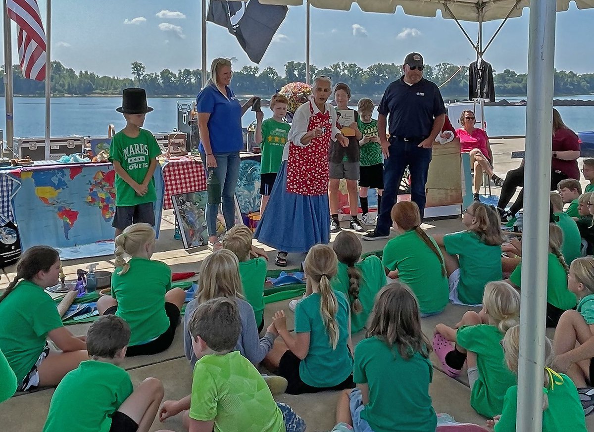 In September, Ports of Indiana–Mount Vernon supported the <a href="/MVRiverDays/">Mt Vernon River Days</a> Festival, sponsoring storyteller Susan Fowler to share the role of inland rivers during the Revolution with 4th grade students from Marrs Elementary.
📅 Save the date: Sept. 11–12, 2026 mtvernonriverdays.com