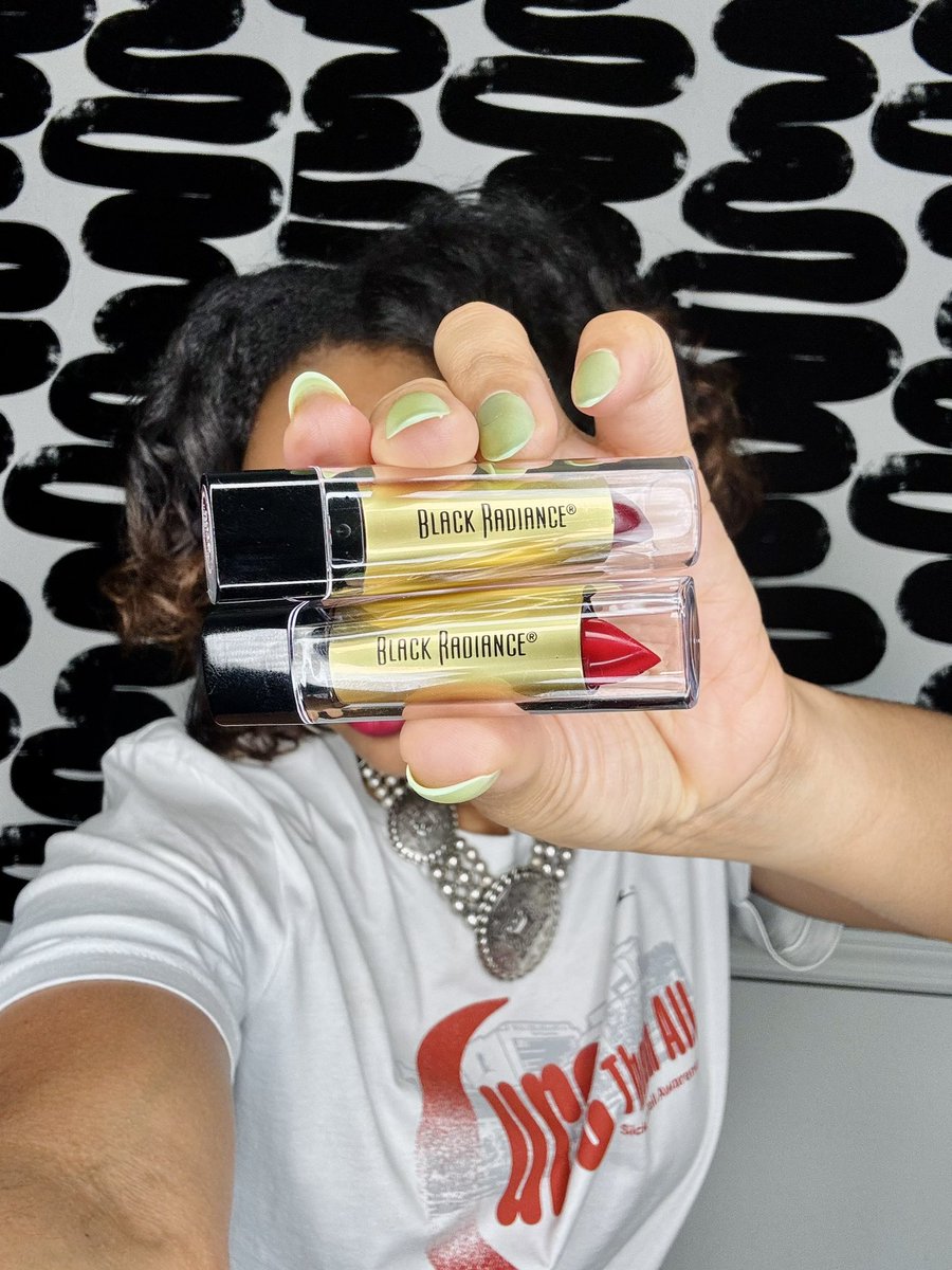 anisabrenee's tweet photo. September was Sickle Cell Awareness Month, and while the month may be over, the fight against sickle cell doesn’t stop there! Red lip courtesy of @blackradiancebeauty and my “Cure Them All” tee to help spread the word and keep the awareness going. @stjude
#KissSickleCellGoodbye https://t.co/2DuXEqXrUD