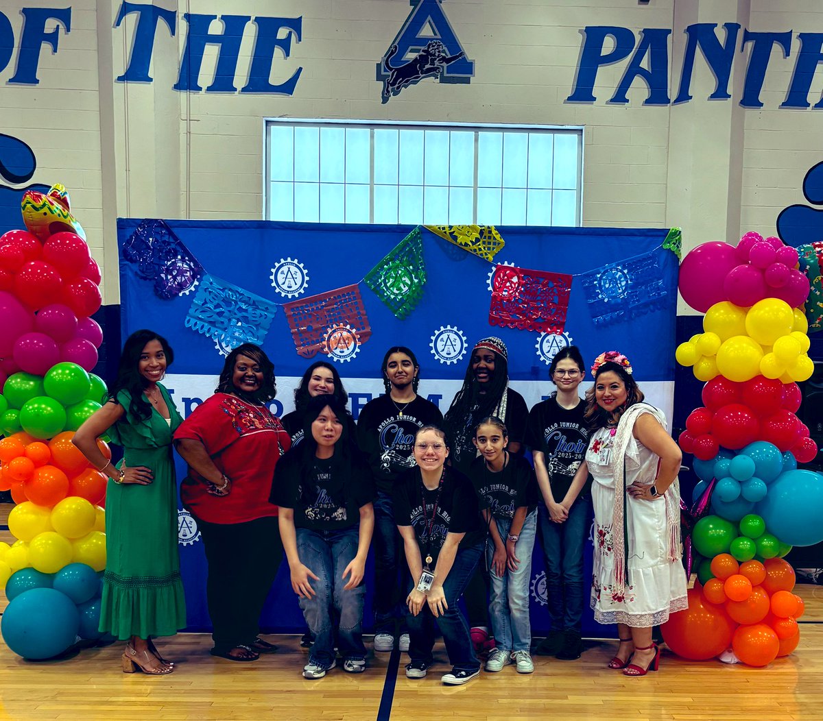 LamaestraBrenda's tweet photo. What a celebration we had @Apollo_JH !!!Special thanks to all performers for our 3rd annual HHM Assembly. #DreamBigRISD @yolanda_gaither @IamBranum @Michaeldmc1911 #HispanicHeritageMonth2025 #anotheroneinthebooks https://t.co/lotY8tohLI