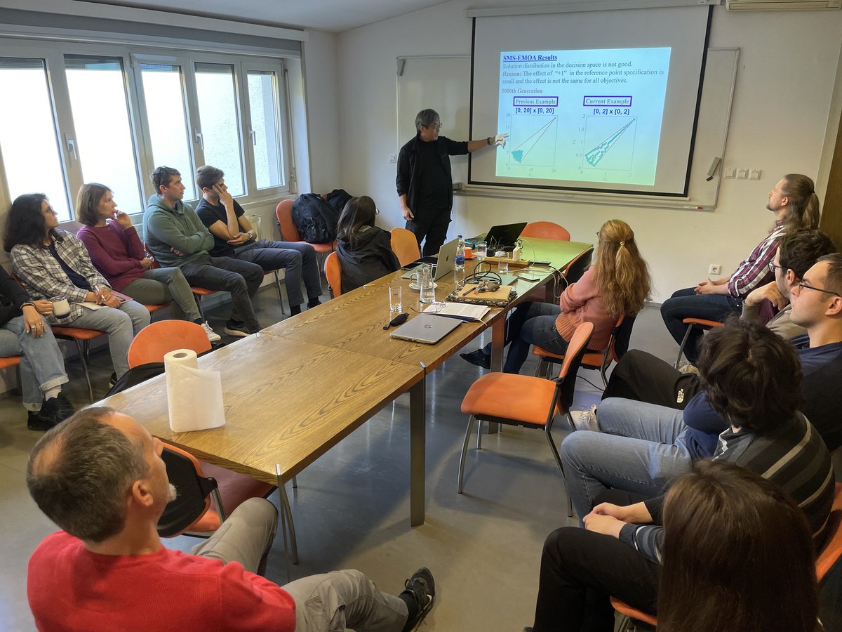 BogdanFilipic's tweet image. Prof. Hisao Ishibuchi giving a lecture on "Numerical Search Behavior Analysis of Frequently-Used Multi-Objective #EvolutionaryAlgorithms on Unconstrained, Constrained and Multi-Modal Multi-Objective Problems" @JSI_SLO