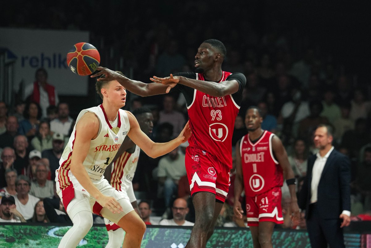 CB_officiel's tweet photo. 📃PREVIEW Betclic Élite

@CB_officiel vs @BoulazacBasketD 

Demain 20h20 ⬇️
https://t.co/RPcqiupA59

Soir de match ⬇️
https://t.co/lPGIh3cZ24

#CBBBD #GOCB #CBFAMILY @Betclic_ELITE https://t.co/PkDbEYmTNa