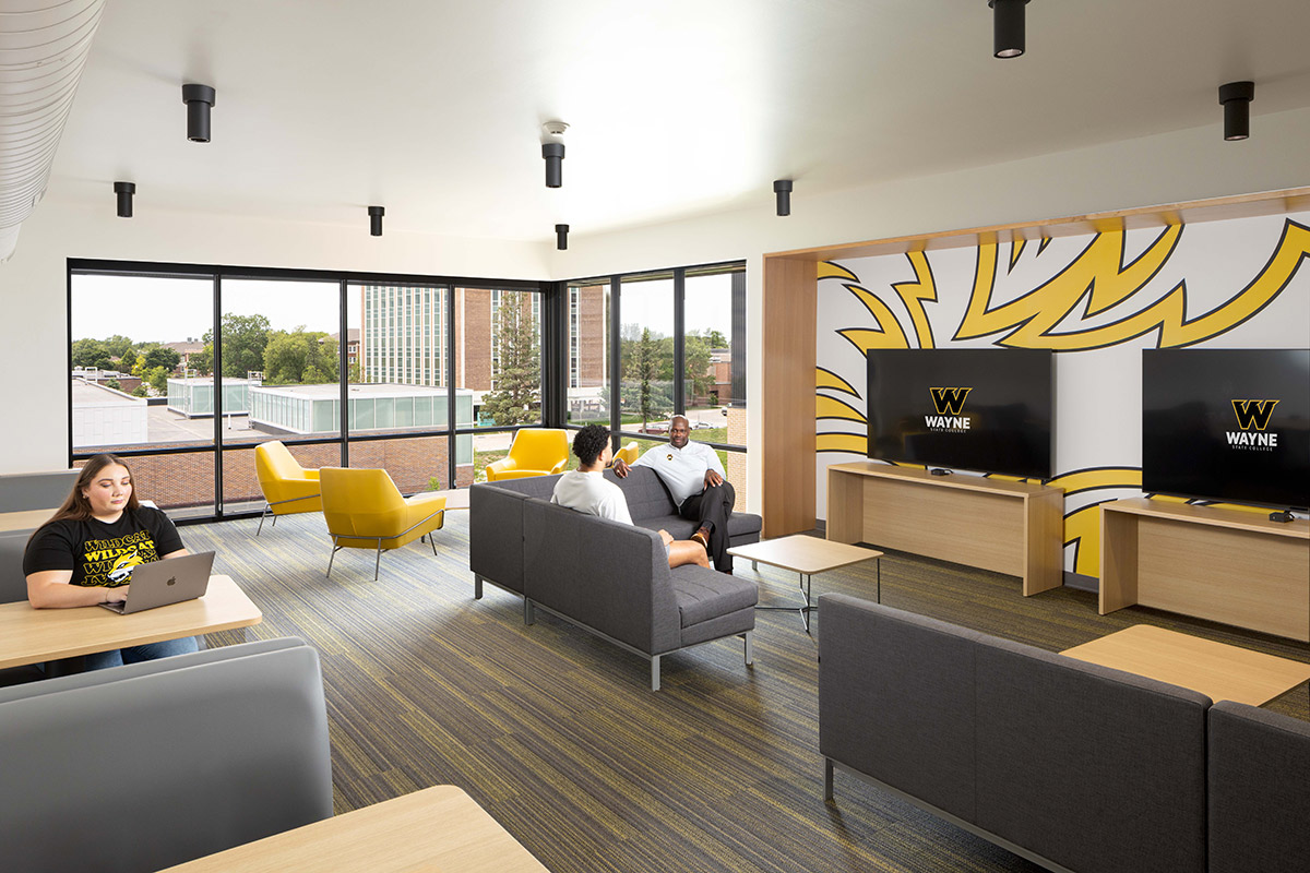 SBIOmaha's tweet image. Thrilled to partner with Wayne State on Stearns Hall, creating dorm and ancillary spaces that inspire connection and learning. A big thank you to their team ... partnerships like this make our work truly meaningful!
#WorkspaceDesign #SBIOmaha