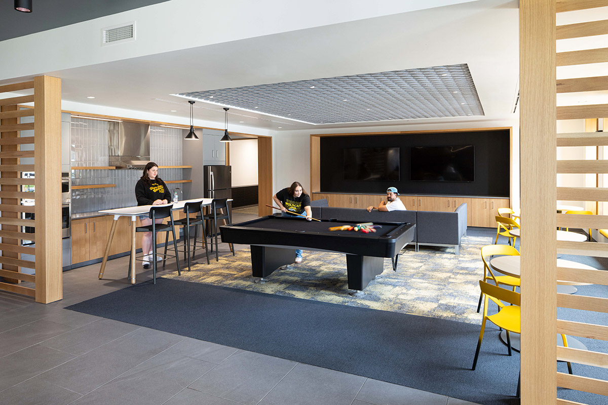 SBIOmaha's tweet image. Thrilled to partner with Wayne State on Stearns Hall, creating dorm and ancillary spaces that inspire connection and learning. A big thank you to their team ... partnerships like this make our work truly meaningful!
#WorkspaceDesign #SBIOmaha