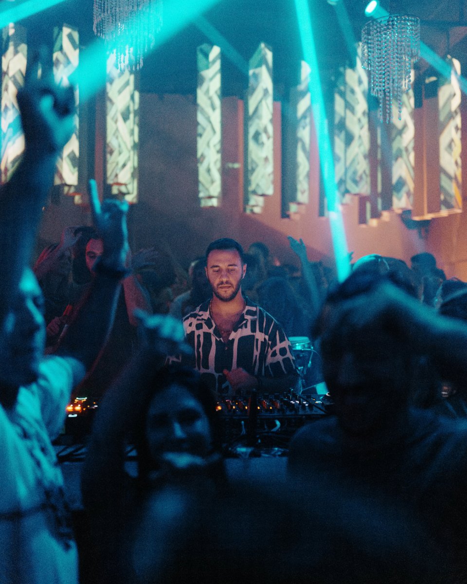 KHENmusic's tweet photo. My first time on the magical island was everything I hoped for🪄✨ Big love to @leebu and the @AllDayIDreamOf team for having me 😍 https://t.co/bAlOzzUc70