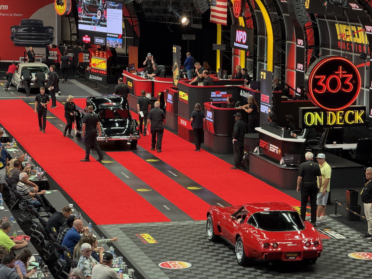 Cruising at the Indy Fall Special 🚗💨

Watch the auction #LIVE - no subscription required: youtube.com/watch?v=3FyqPr…

#FallSpecial #Mecum #MecumAuctions #WhereTheCarsAre