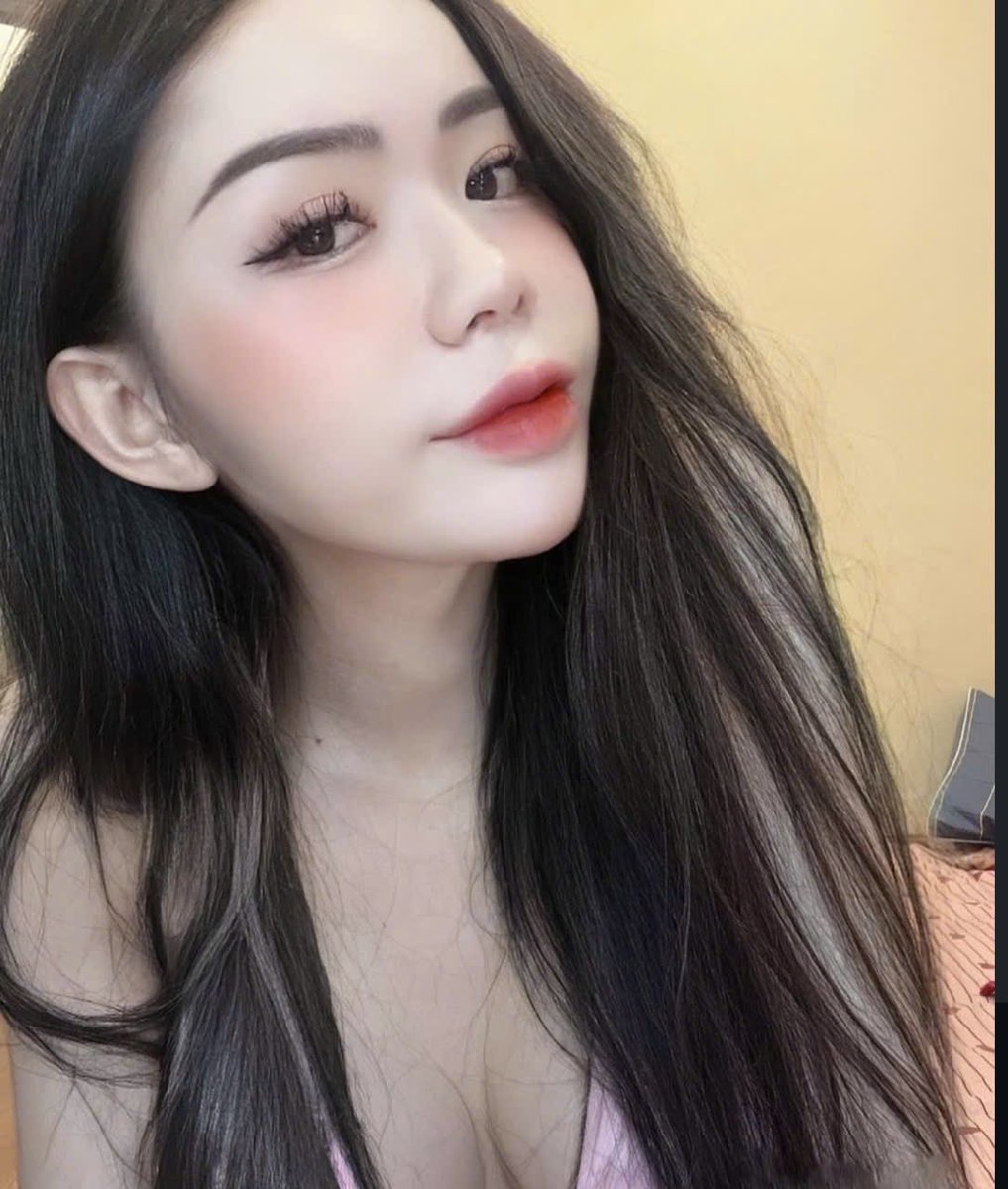 Ngọc em 2004 tweet media