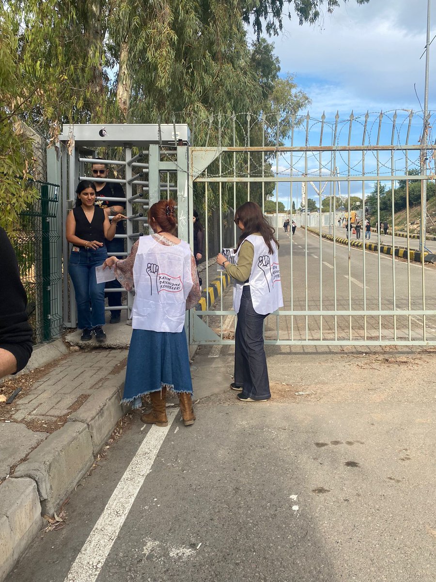 Ayşenur ve İkbal'in canavarca öldürülmelerinin 1. yılında, sadece anmıyor, hesap sormak için yürüyoruz! 

📣3 EKİM CUMA
📍TINAZTEPE MERKEZ YEMEKHANE ÖNÜ
🕛 SAAT: 12.00