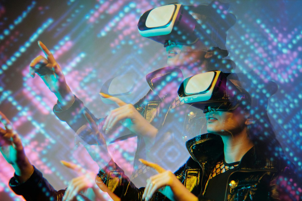 wiredcrate's tweet image. 🔥 For some, “gaming essentials” = RGB everything. For others, it’s a solid controller &amp;amp; strong internet. Either way, the right setup changes the game.
👉 What’s YOUR must-have gaming essential?
 wiredcrate.com/product/mobile…
#GamerTalk #SetupVibes #GamingLife