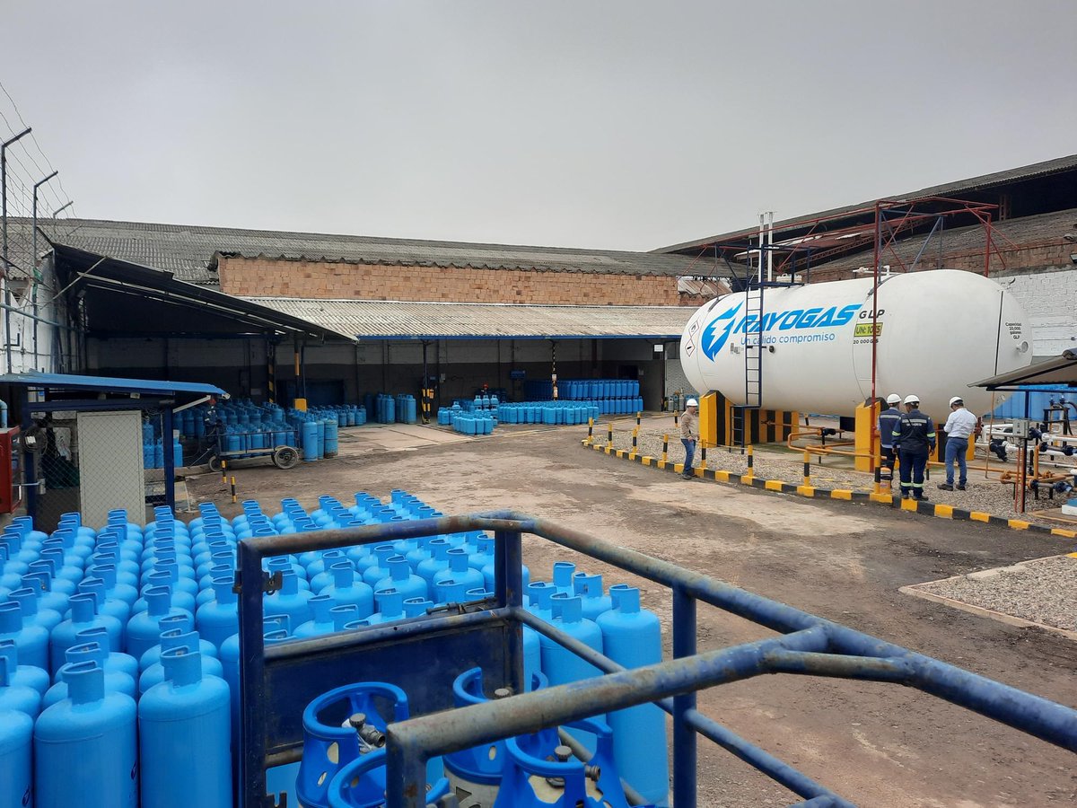 GasnovaCo's tweet photo. #PostalGLP ✨🔵 Con más de 50 años de experiencia, nuestra afiliada #Rayogas avanza hacia la #TransiciónEnergética con innovación, digitalización y energías limpias como la solar. @Superservicios @MinEnergiaCo @WorldLiquidGas 👉 https://t.co/AZmSjsXQbk https://t.co/ACT0pFepS7