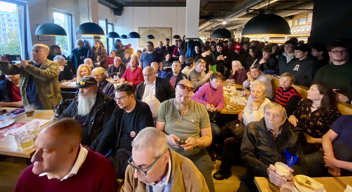 Radim Panenka (@panenkaradim) on Twitter photo Miloš Zeman právě teď s <a href="/JMalacova/">Jana Maláčová - SOCDEM</a> v Praze - Ládví. Narváno do posledního místa, ohromné množství mladých kolem 20 let. Miloš Zeman právě teď s <a href="/JMalacova/">Jana Maláčová - SOCDEM</a> v Praze - Ládví. Narváno do posledního místa, ohromné množství mladých kolem 20 let.