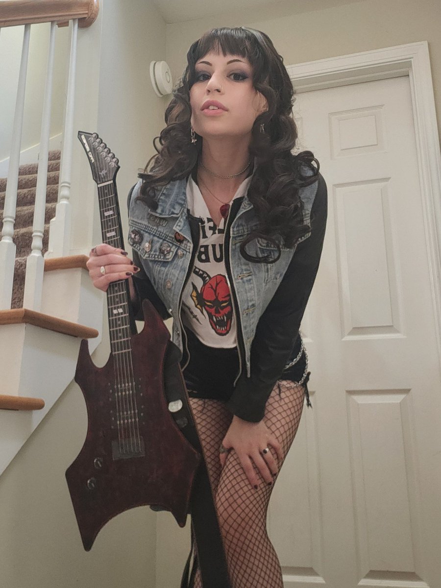 ValkyriePastel's tweet photo. So, about Halloween...
#strangerthingscosplay https://t.co/u4EFP8EHTl