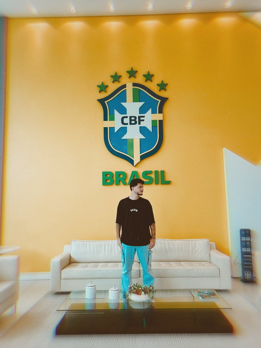 Ancelotti convocou e eu tive que vir 🤪🇧🇷