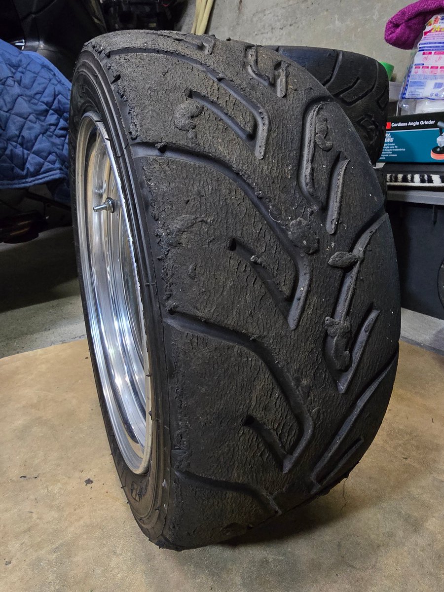 F_Turbo1's tweet photo. 軽のタイヤサイズなんぞ傍から見ても頼りないんだからシルエット的に175くらい欲しい。ただNAとA048が相まって冗談抜きでバカ遅くなった https://t.co/C47MLT6vbb